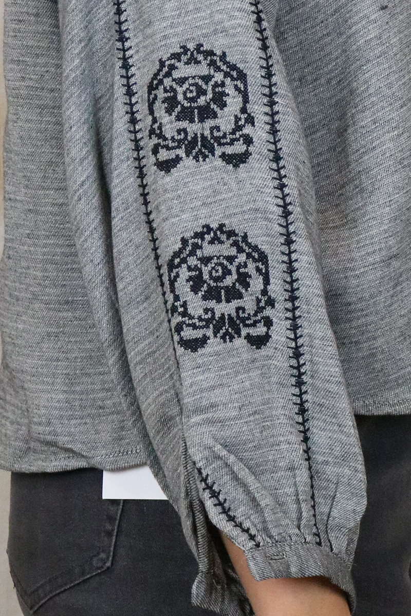 blouse detail